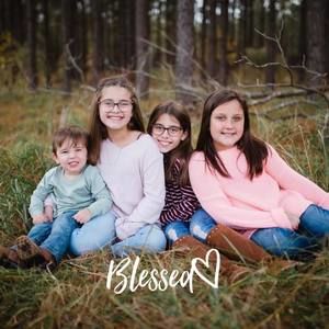 Meet your Posher, Dee